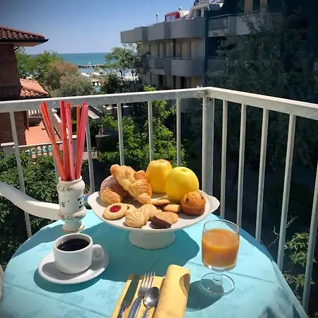 Affittacamere Room in BB - Hotel Villa Alexandra a Bellaria San Mauro Mare